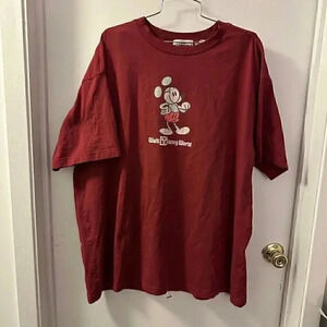 Disney Mickey Mouse Walt DisneyWorld men's 2XL maroon T-Shirt short sleeved
